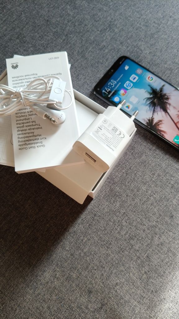 Huawei P20 lite pudełko etui słuchawki