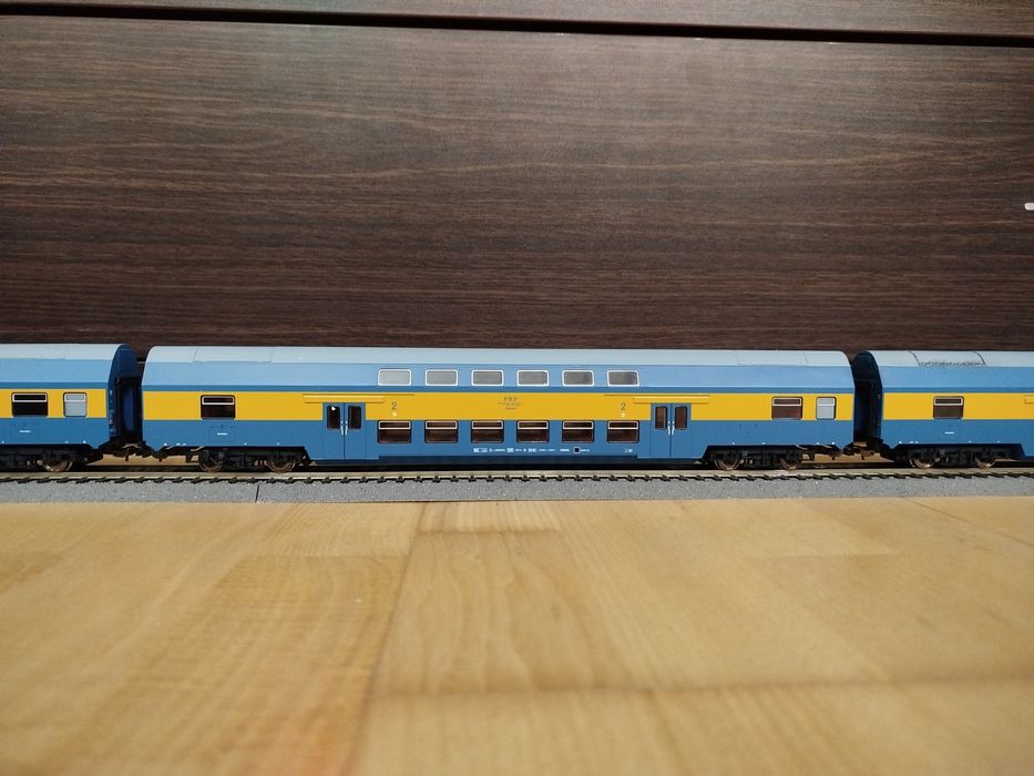 3 wagony piętrowe PKP - PIKO - Bohun - piętrusy - stan perfekcyjny