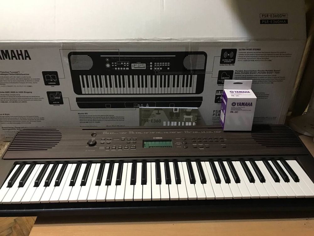 Синтезатор YAMAHA PSR-E360DW