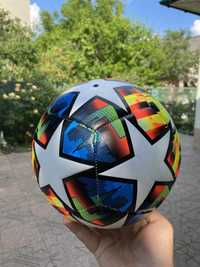 Мяч футбольний