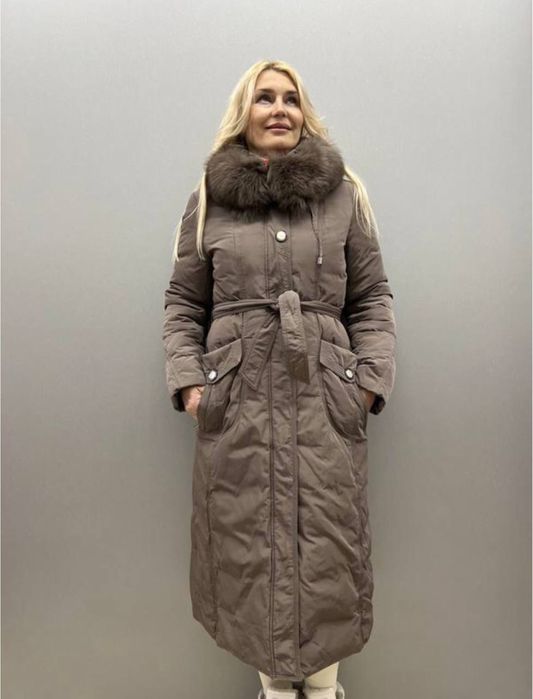Зимовий теплий якісний новий пуховик пальто S-M коричневе з поясом