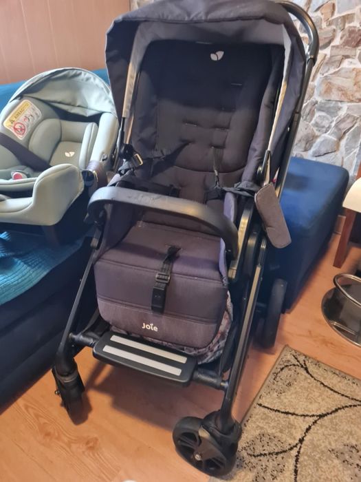 Carrinho bebe joy em bom estado