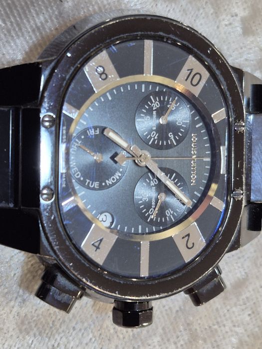 Часы Louis Vuitton Tambour