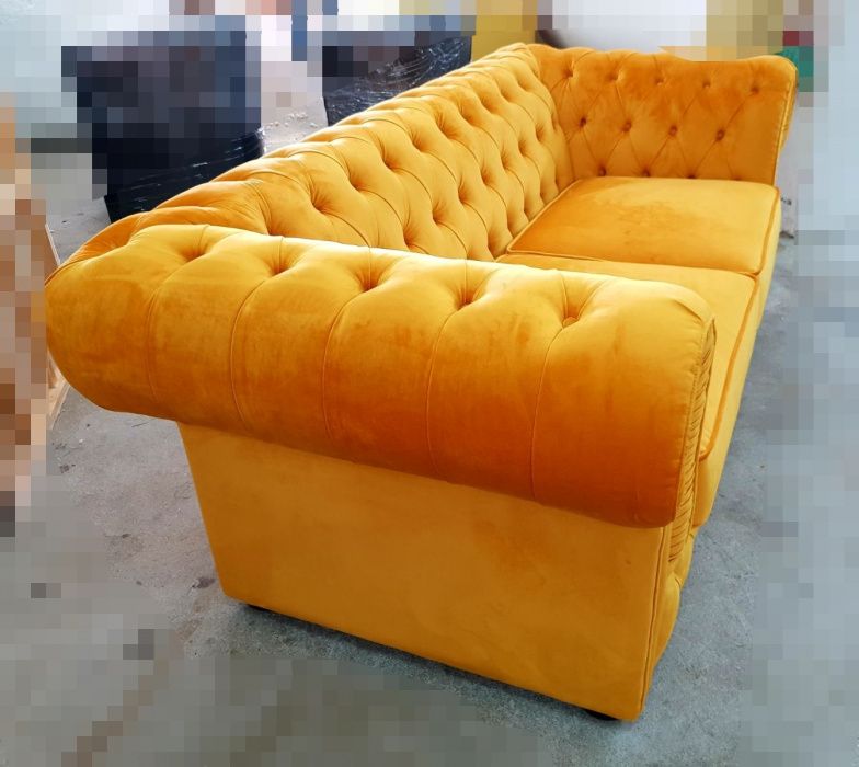 Sofá chesterfield em veludo - novo