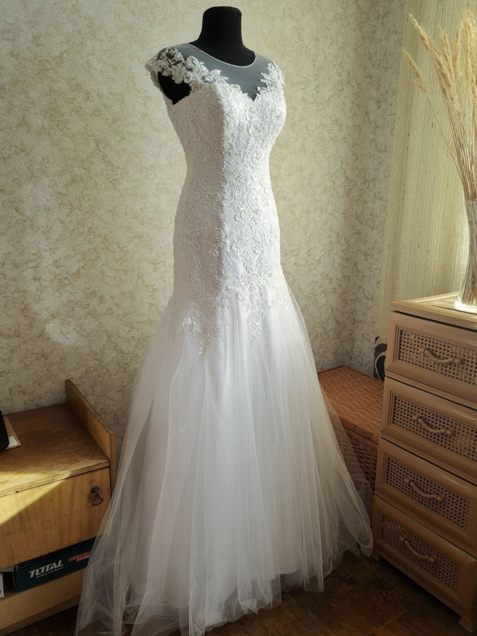 Продам новое свадебное платье 46 размер