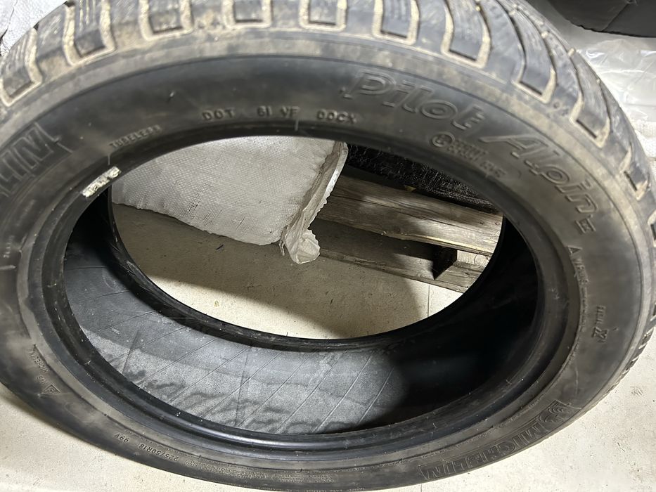 Продам резину зимнюю состояние хорошее