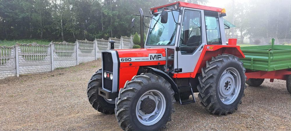Massey Ferguson 690