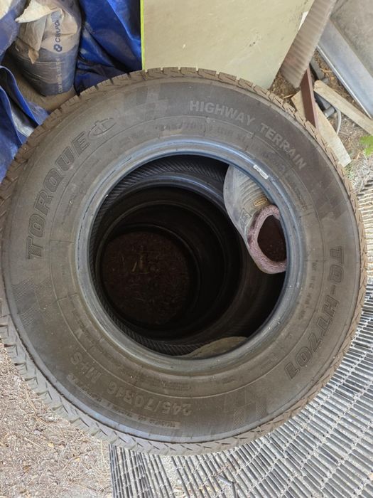 Pneus 245/70r16 como novos