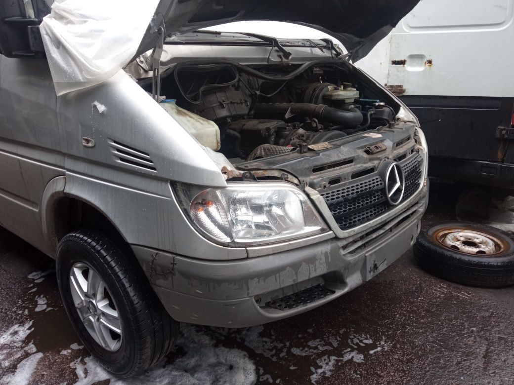 Фара левая, правая CDI Mercedes Sprinter 2000-2006