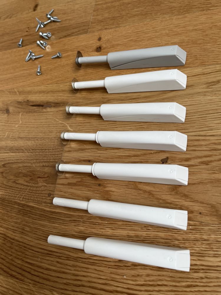 7 szt. Tipon tip-on pdbojnik meblowy