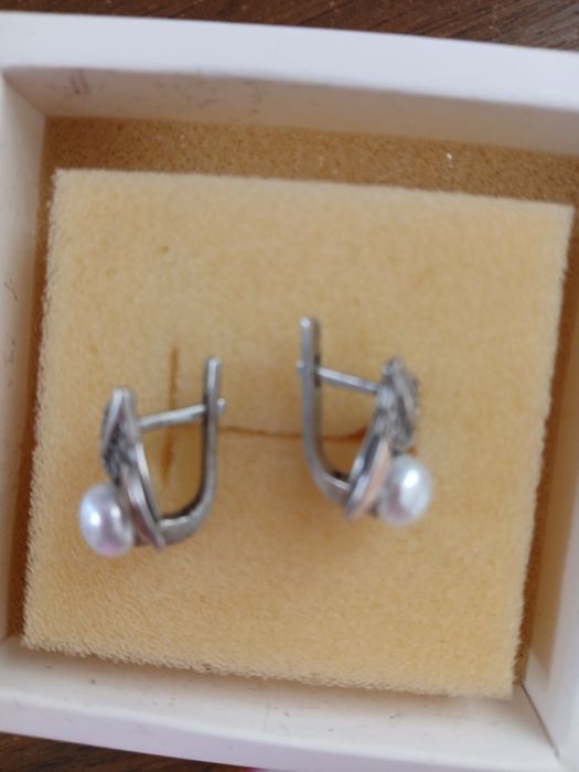 Серебряные  серьги с золотыми вставками и жемчугом