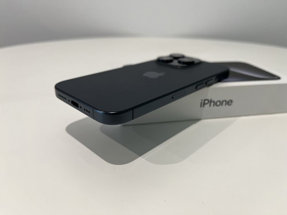 iPhone 15 Pro 256GB Blue Titanium