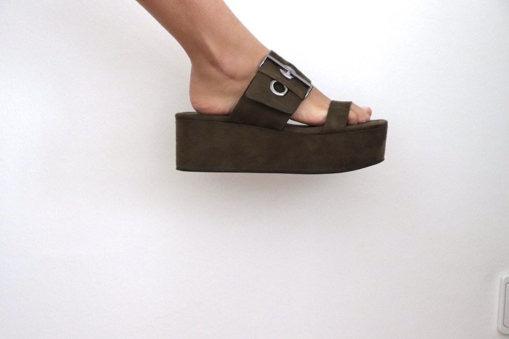 Sandálias castanhas plataforma