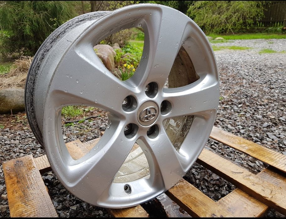 Toyota oryginalne alufelgi 17'