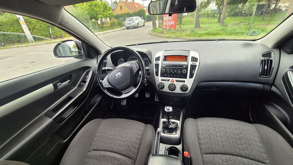 Kia proCeed ** Zadbana ** Benzyna ** Bezwypadkowa