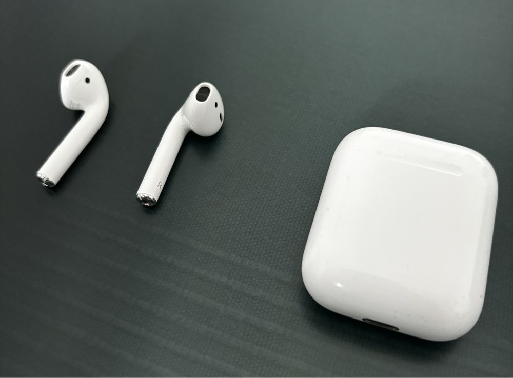 Apple Airpods (gen 2) na gwarancji do 04.2025 z fakturą i etui