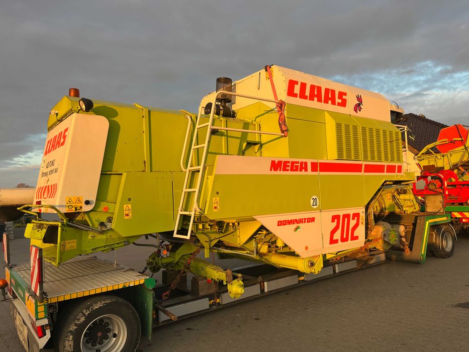 Claas Dominator Mega 202 Super stan