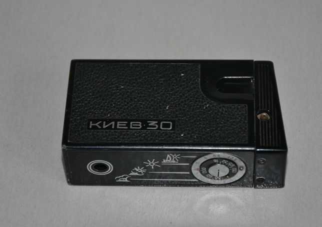 Zabytkowy aparat szpiegowski KIEV 30