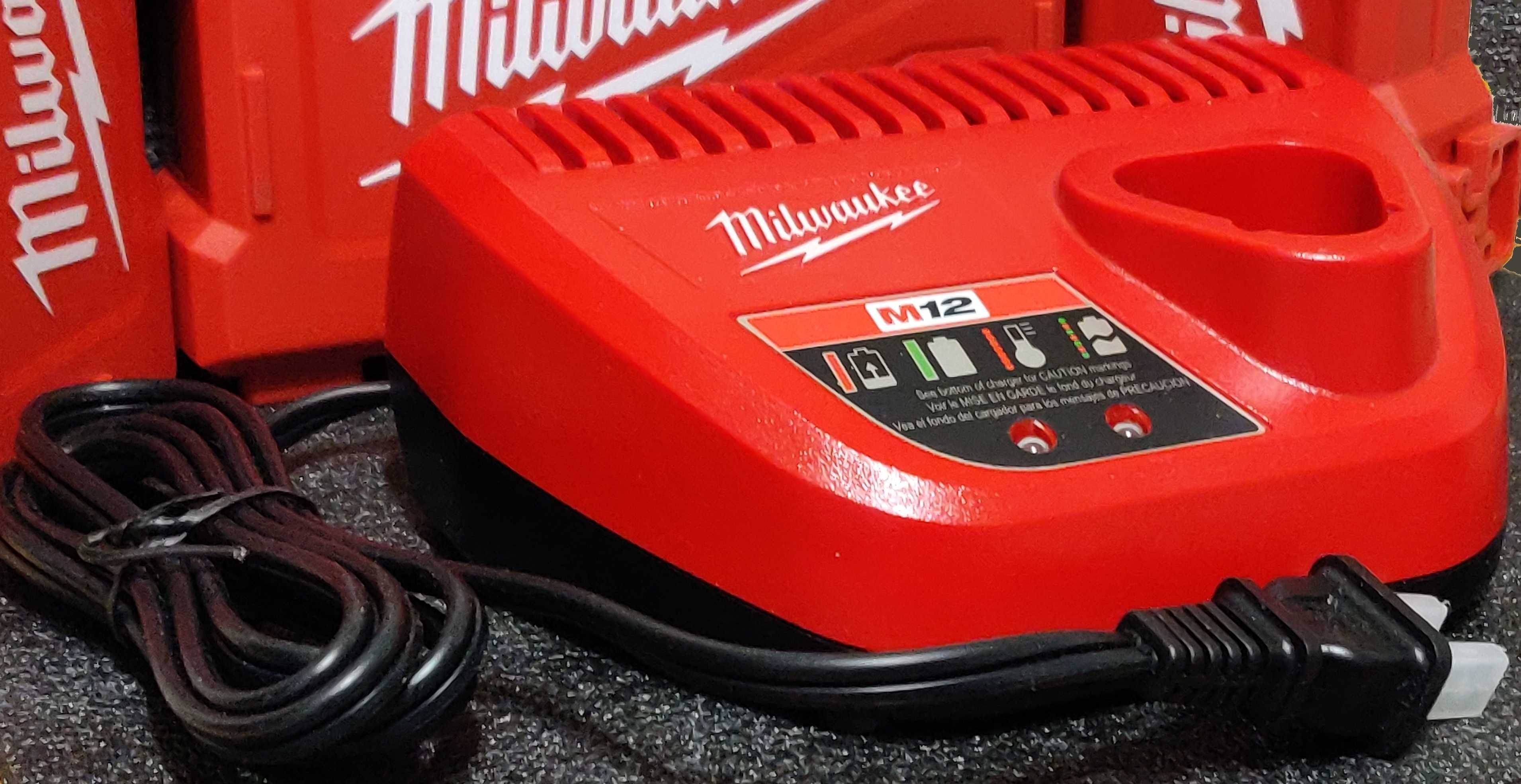 Новое зарядное устройство Milwaukee M12-120V/ american version на 120V