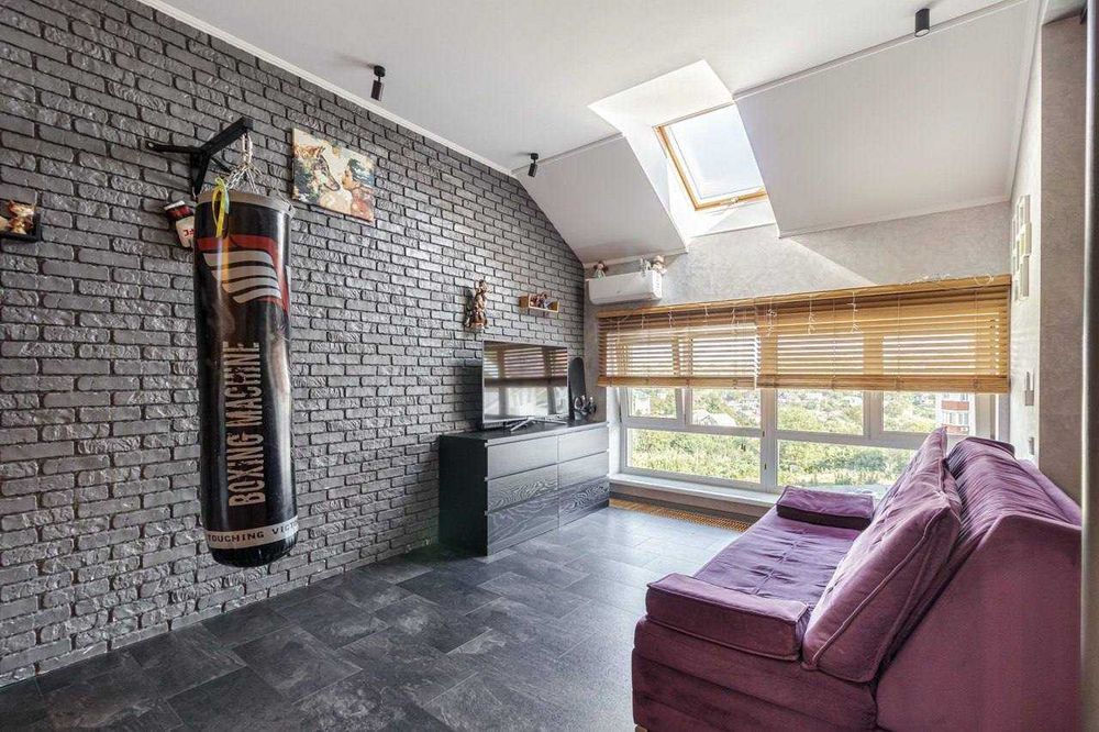 Продаж 3к квартири 98 кв. м в ЖК хотів