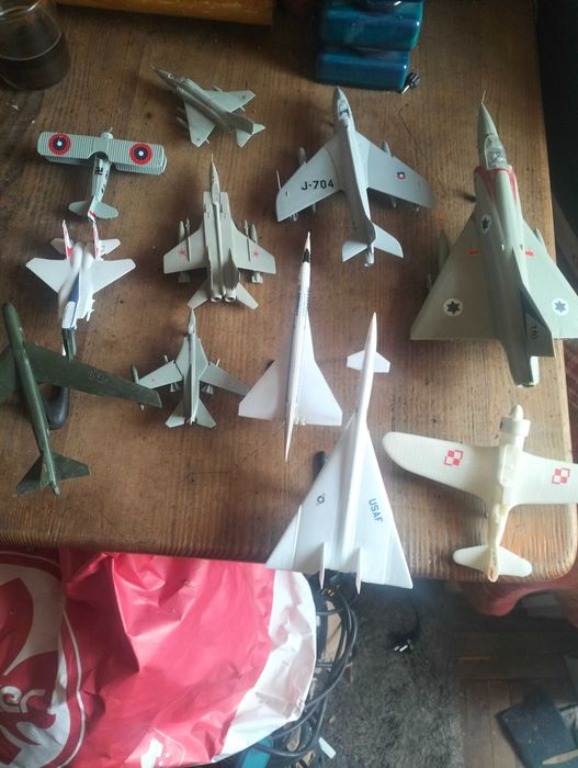 Sprzedam stare modele samolotow plastikowe