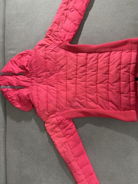 Жіноча рожева куртка
