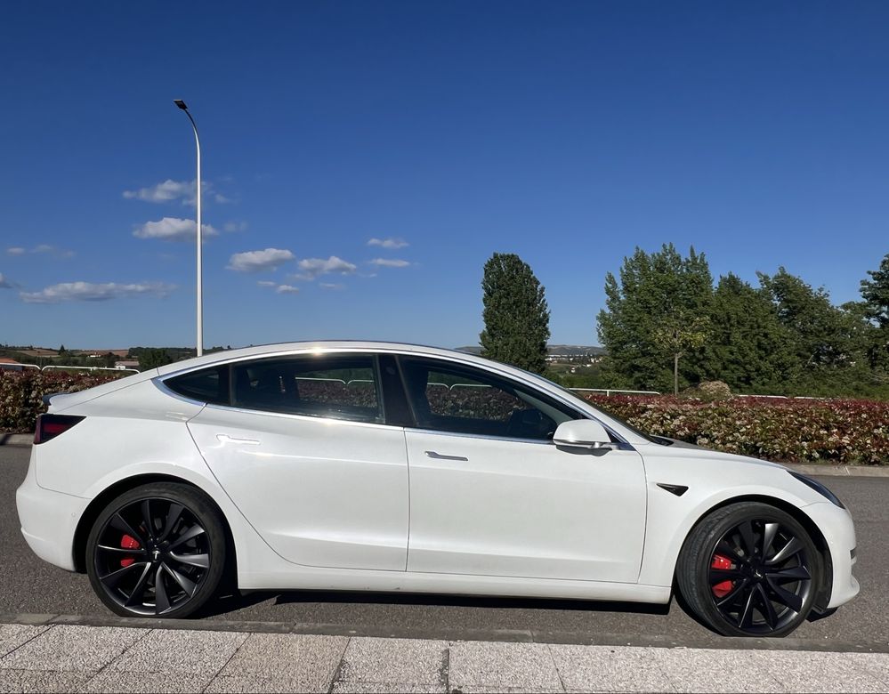 Tesla Model 3 Performance
