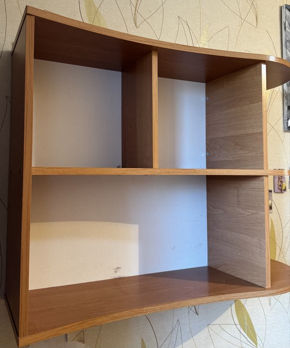 Продам книжную полку