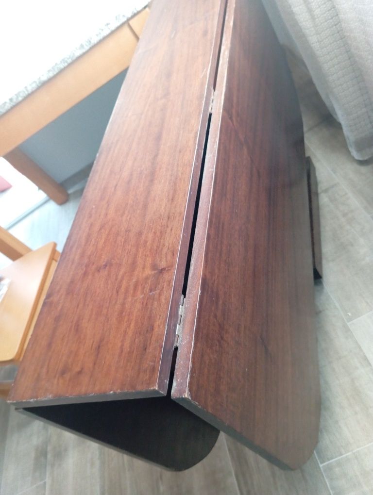 Mesa dobrável em madeira