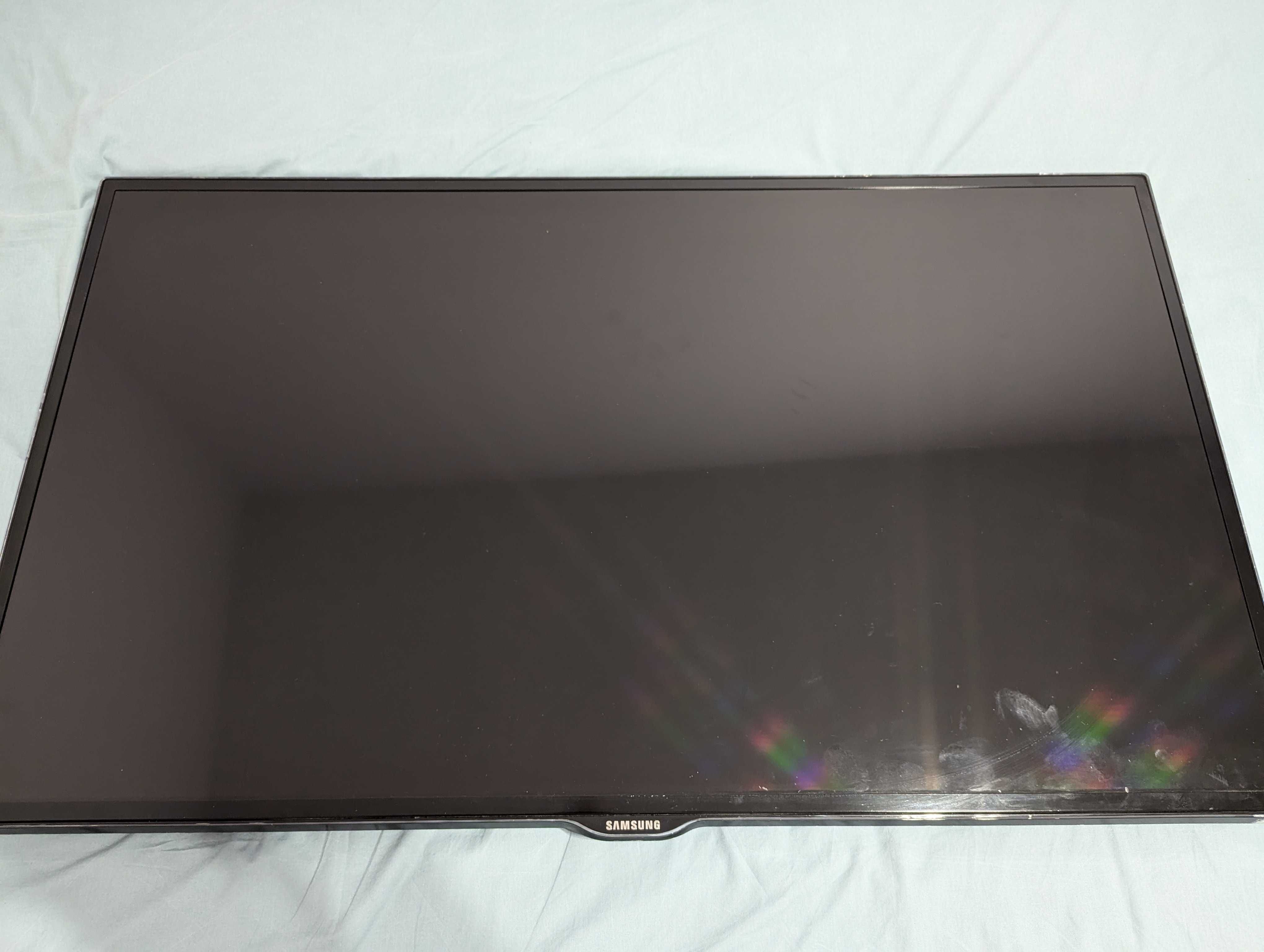 Uszkodzona matryca. Telewizor Samsung na części.