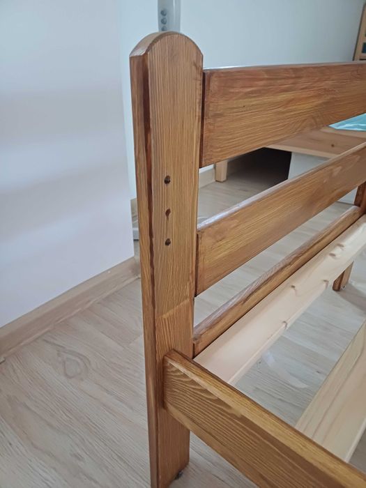 TYLKO DO WTORKU Sprzedam łóżko drewniane 160x70 razem z materacem IKEA