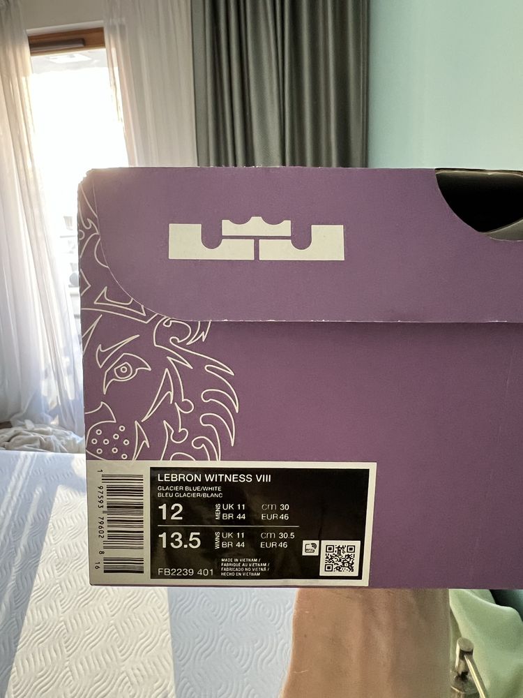 Buty do koszykówki Lebron Whitness 8 + Piłka Molten