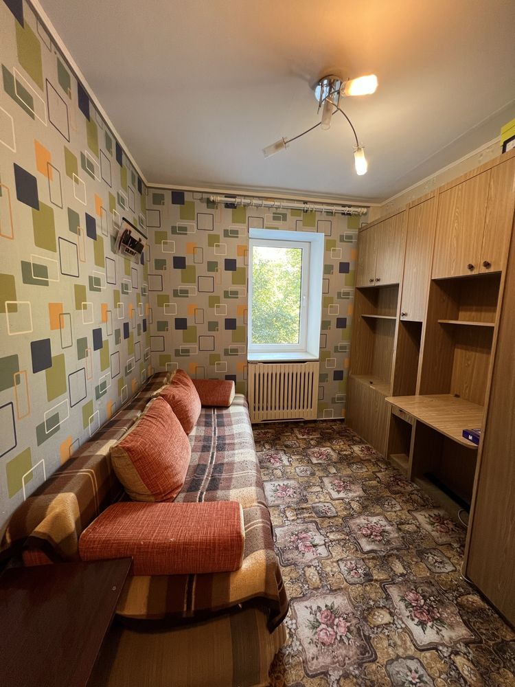 Продам 5 кімнатну квартиру,Варшавський ринок вул.Кравчука