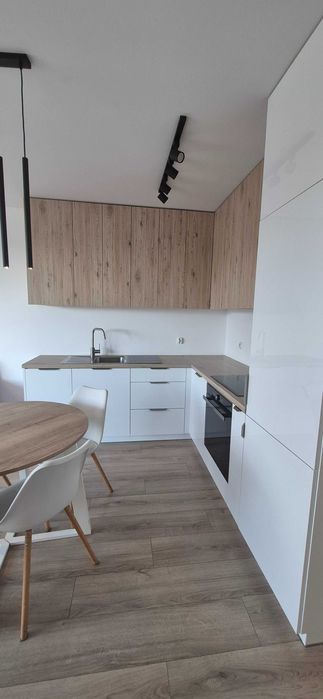 nowe 2 pokoje/d.balkon/winda/ 2 priv miejsca parking