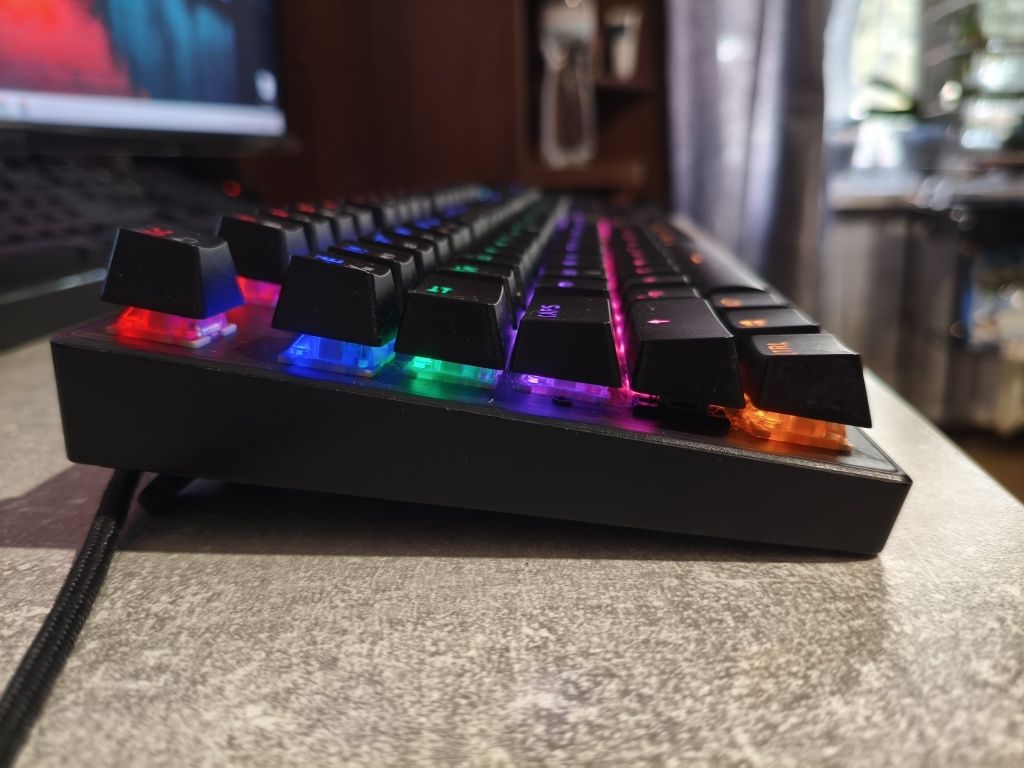 Kлавиатуру Hator Starfall RGB. .