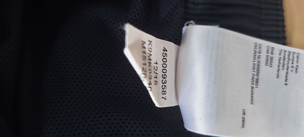 Calvin Klein M.    .