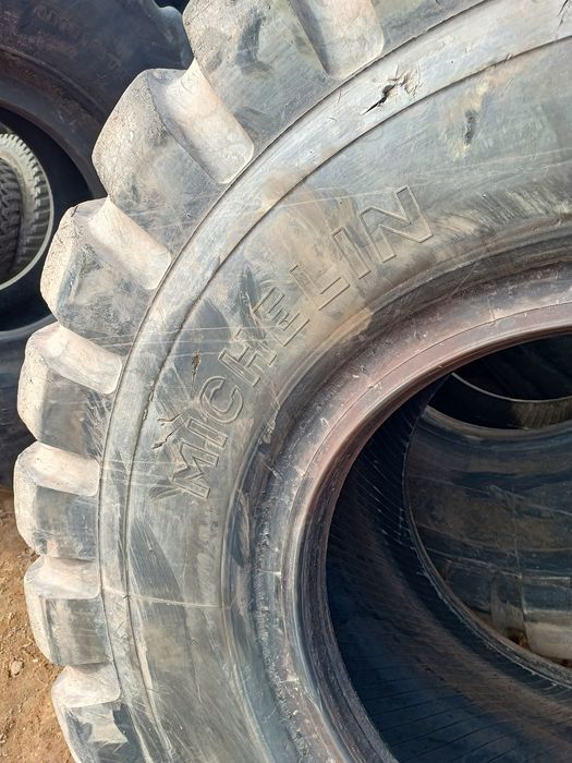Opony przemysłowe 23.5-25 Michelin 23.5r25 ładowarka fadroma JCB