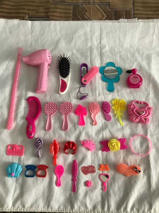 Аксессуары для куклы Барби.