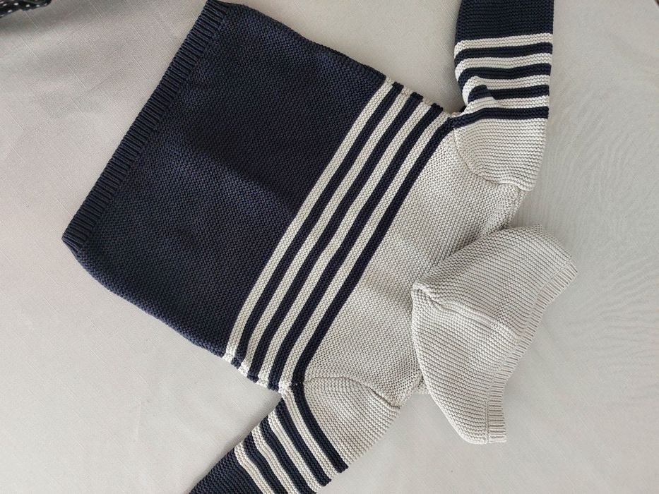 Sweterek chłopięcy z kapturem. 92cm.