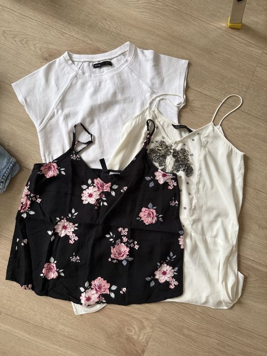 Zestaw paczka ubrań rozmiar XS/S jeansy swetry bluzki sukienki