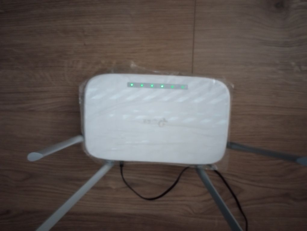 Router wifi TP link (jak nowy)