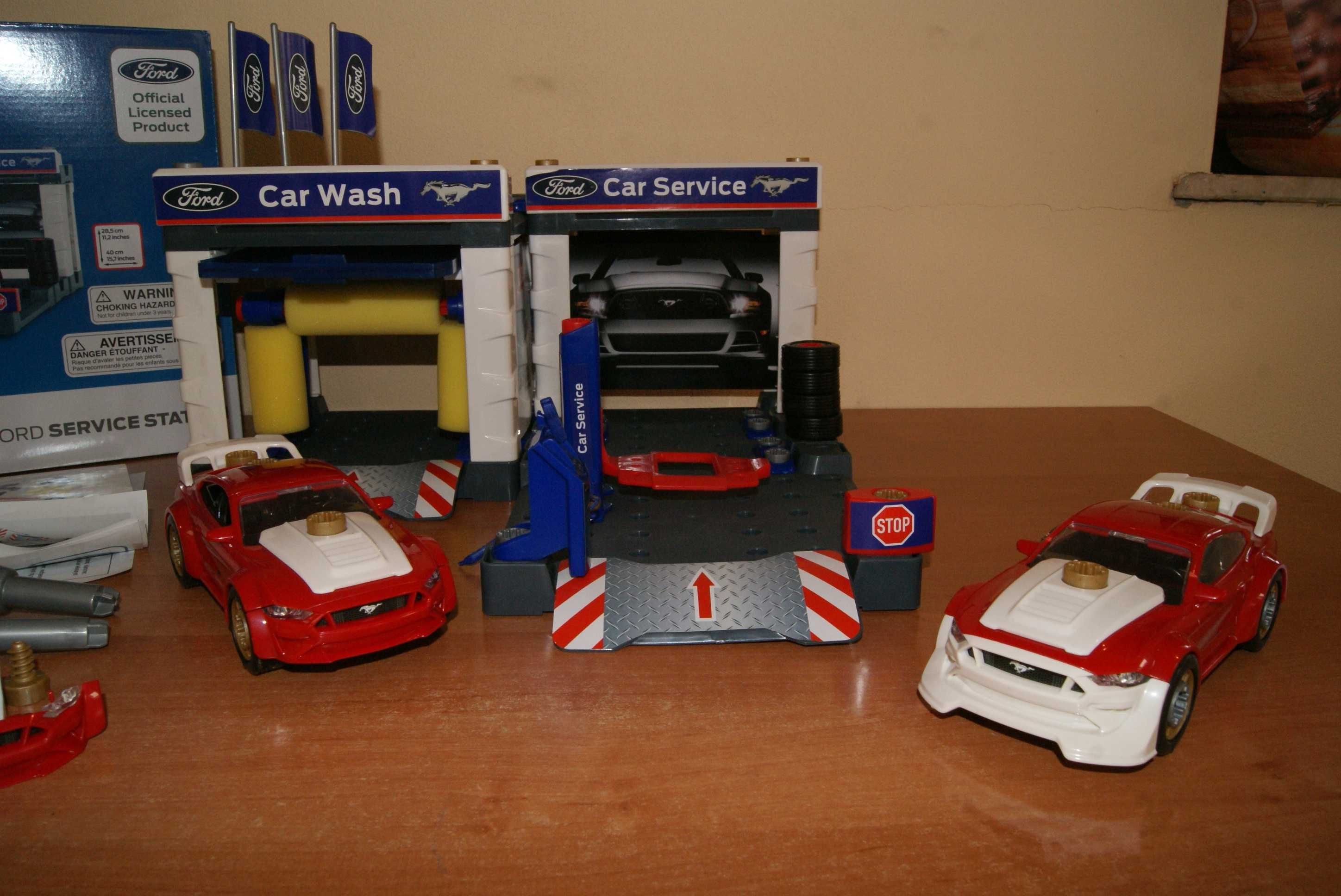 Theo Klein 3313 Ford Mustang GT Myjnia Samochodowa Stacja Serwisowa