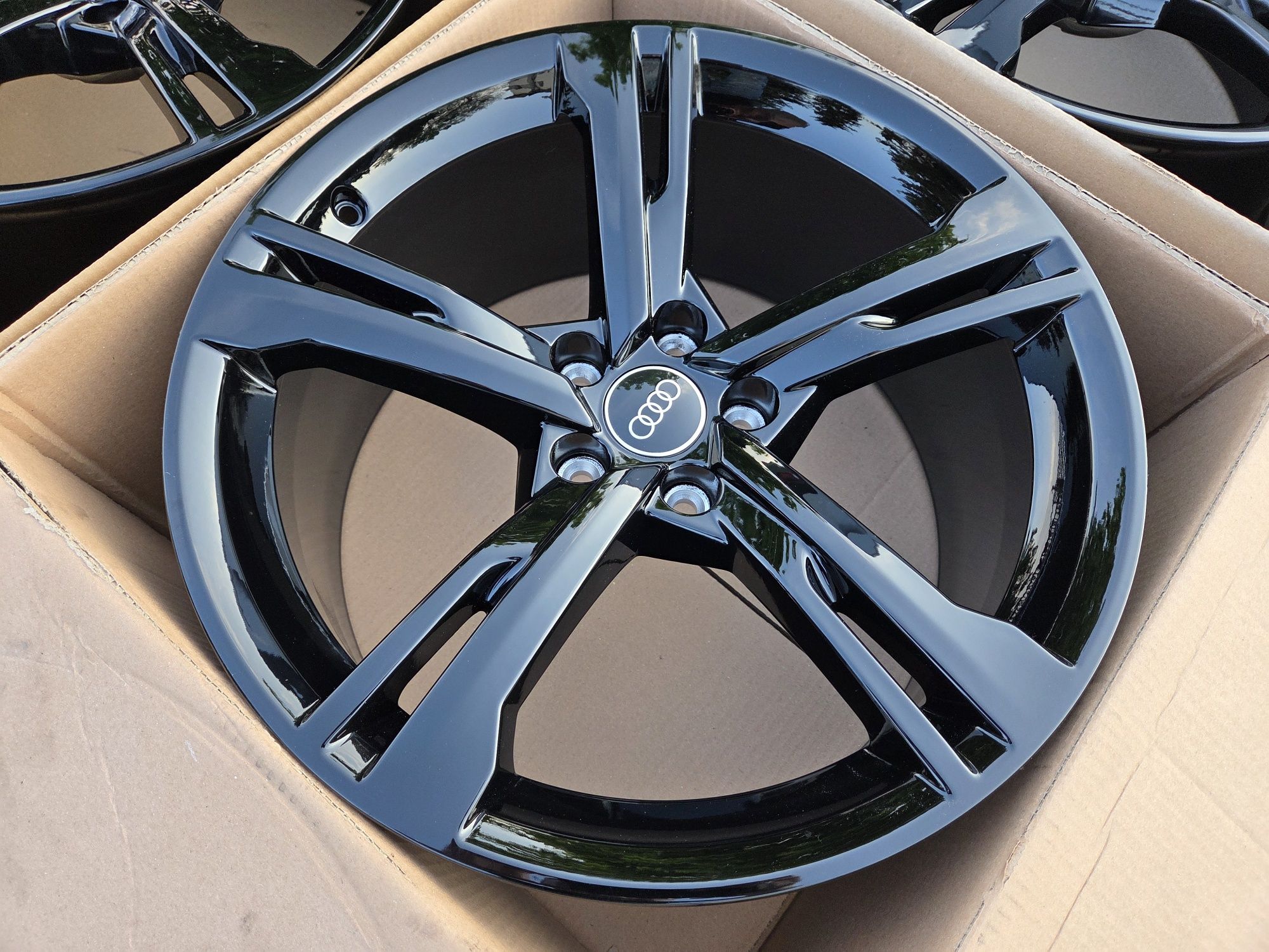 Nowe oryginalne felgi Audi 19 A5 A6 A4 Black