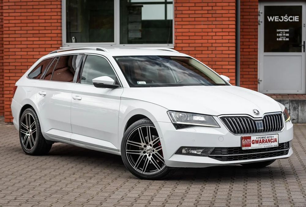 Skoda Superb 2.0B 220Ps Automat Navi Ledy Bixenon ZADBANA Salon Polska