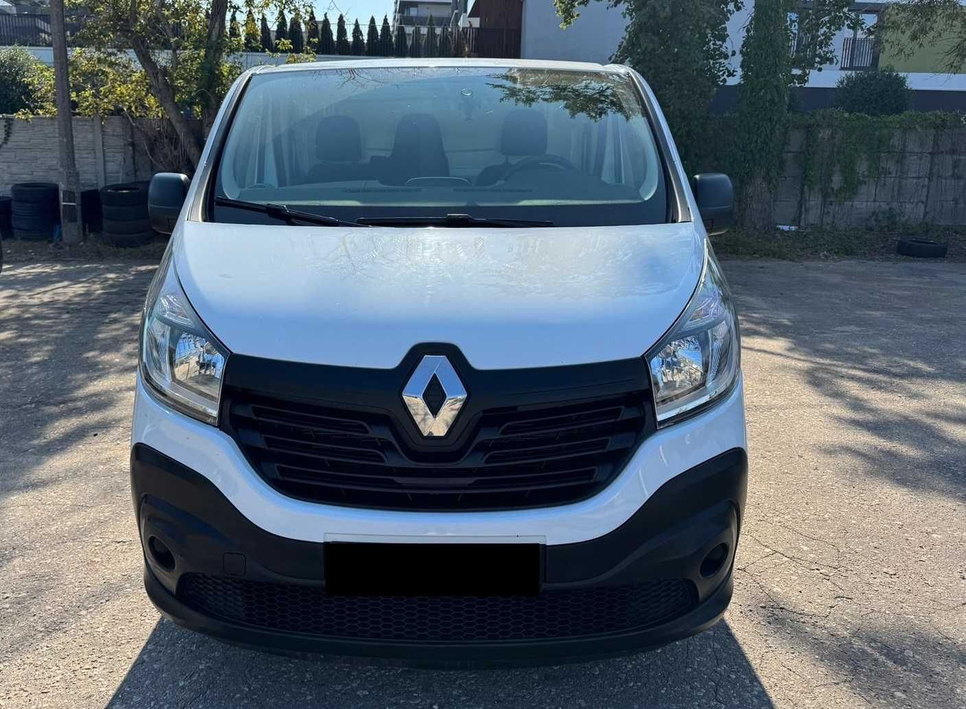 Auto dostawcze /furgon/ bus L2H1 wynajem / wypożyczenie Renault Trafic