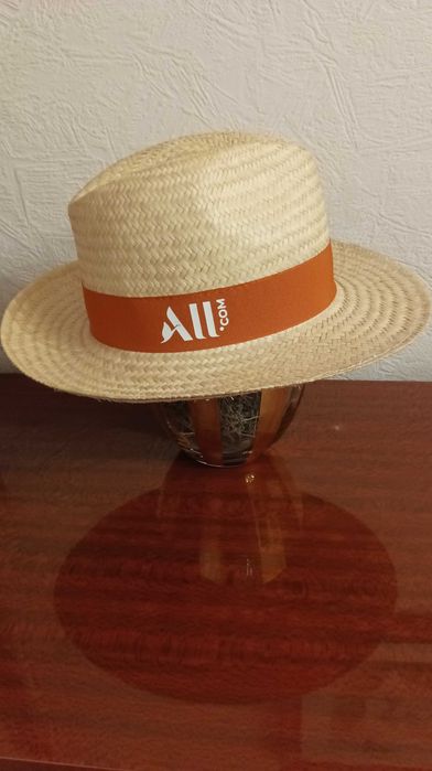 Продам соломенную шляпу
