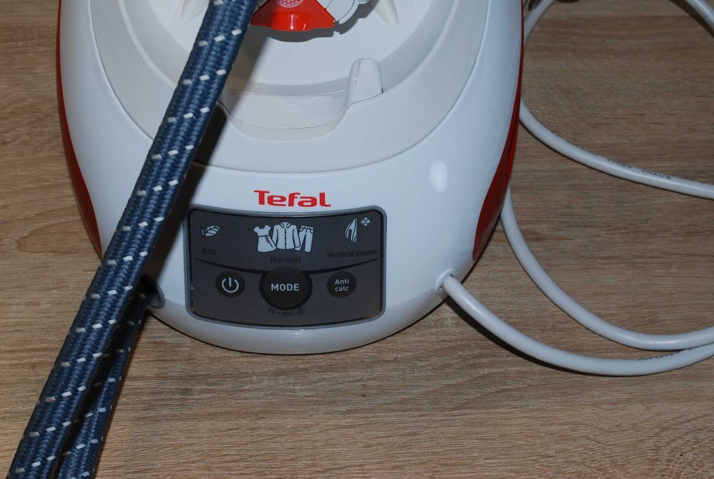 Праска з парогенератором TEFAL EXPRESS ANTI-CALC SV8030E0