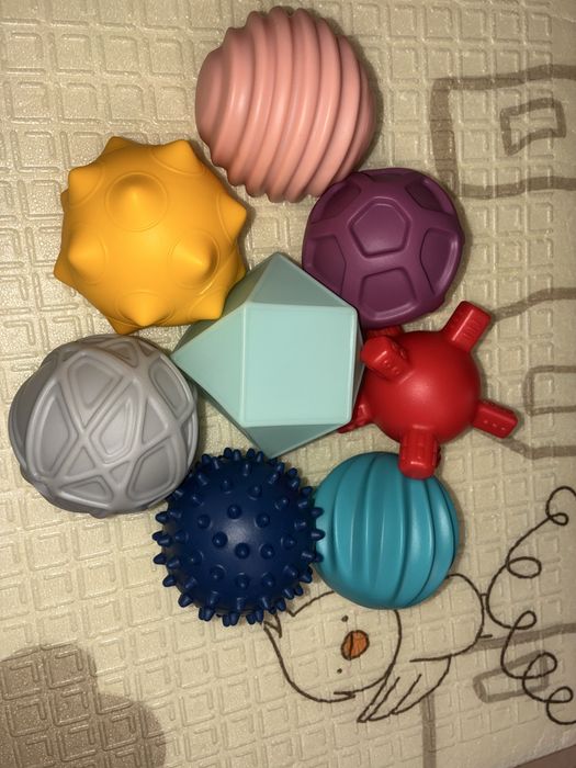 Набір розвивальних текстурних м'ячиків Beiens 8 шт
