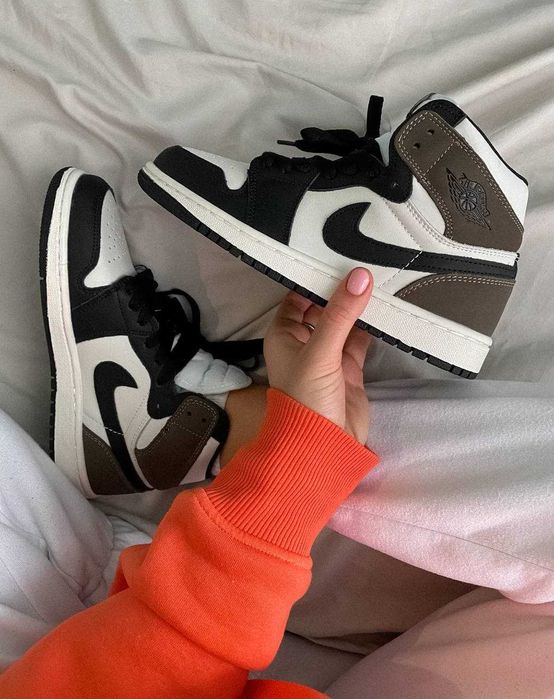 Jordan Retro  Dark Mocha