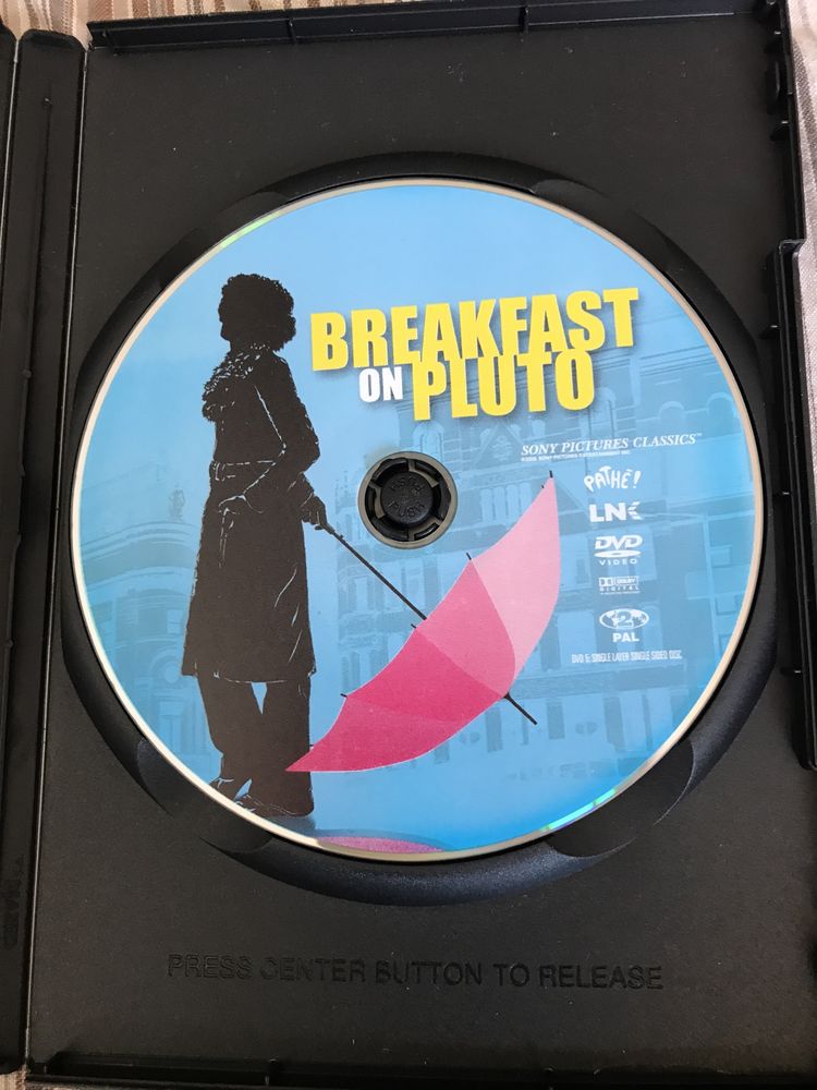 Filme Breakfast on Pluto, como novo DVD